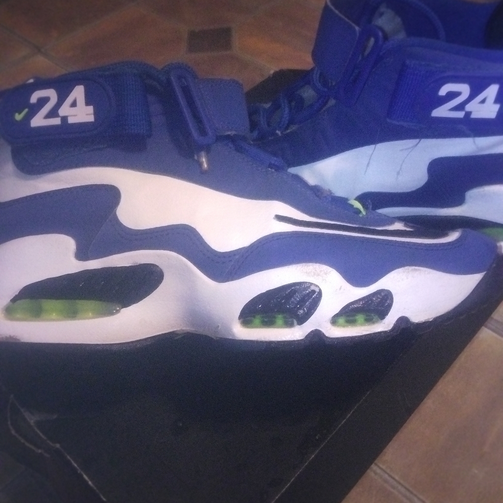 Nike Kids Sneakers in Blue and White! Good Condition